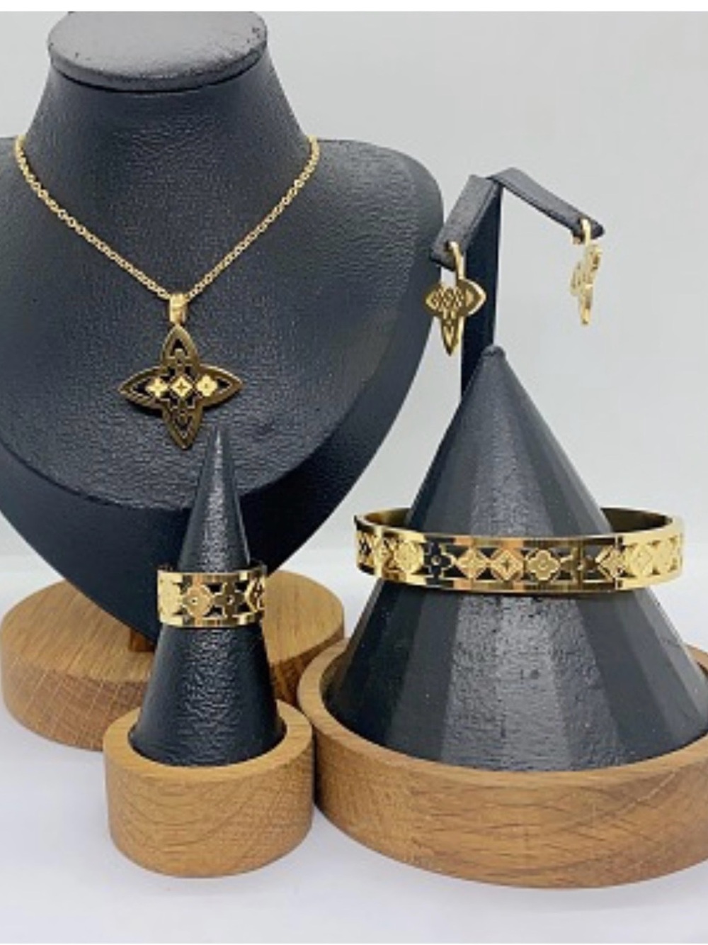 Gold Floral Motif Necklace, Bracelet & Ring Jewelry Set